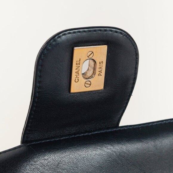 Chanel Vintage Mademoiselle Midnight-Blue Horizontal-Quilt Flap Bag - Picture 10 of 16